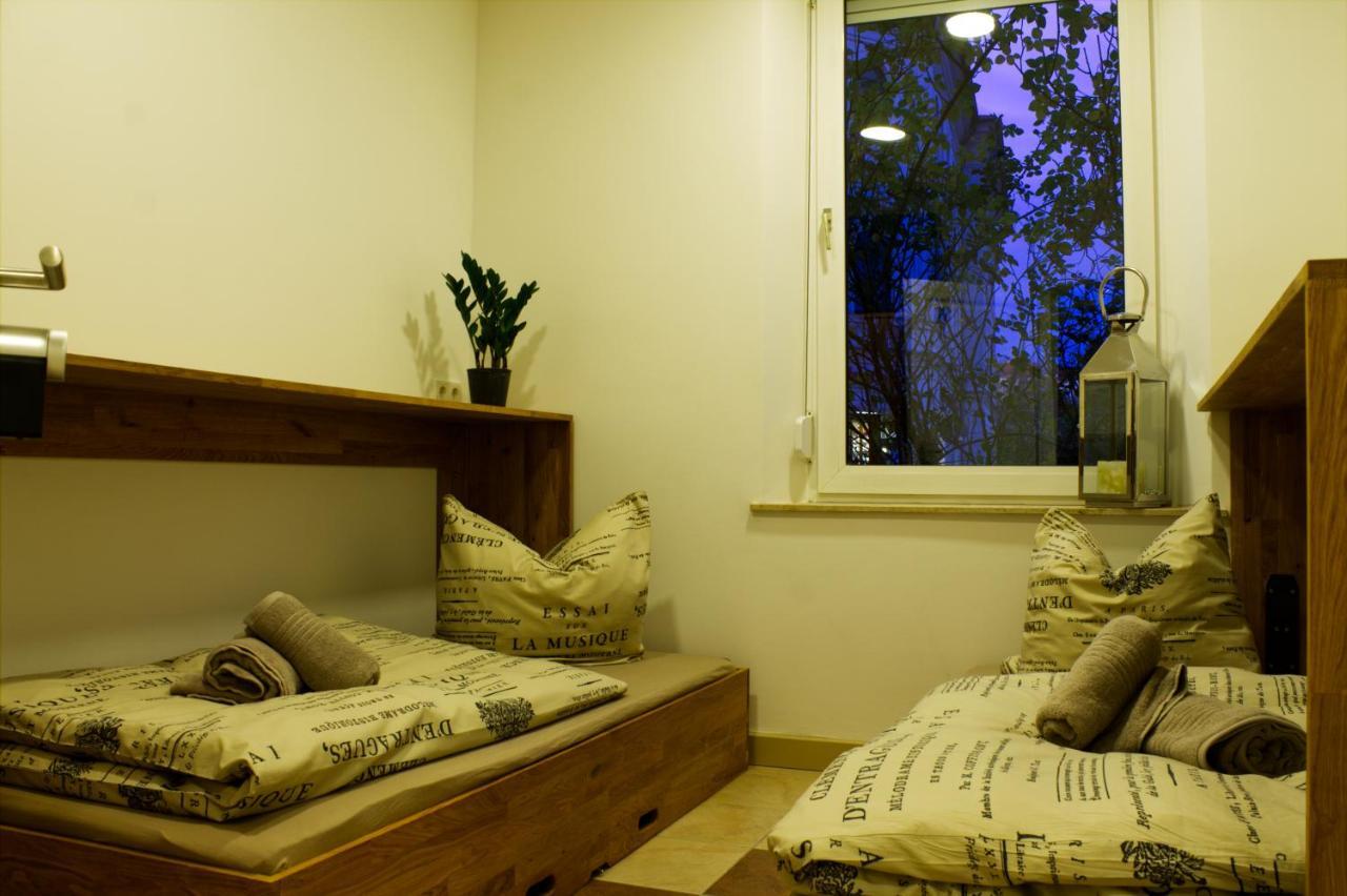 Kl17 Ostel Doebeln Hostel Bagian luar foto