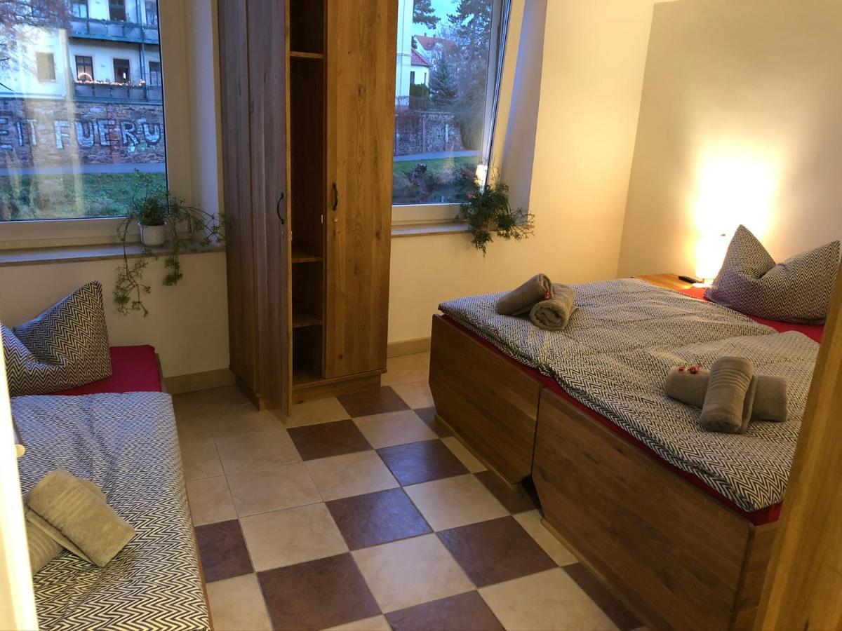 Kl17 Ostel Doebeln Hostel Bagian luar foto